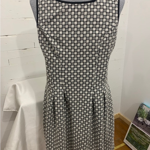 Max Edition Dresses & Skirts - Max Edition Black and White Patterned Mini Dress